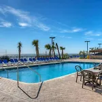 Impeccable Oceanfront Suite, Top Floor! L1543
