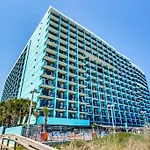Impeccable Oceanfront Suite, Top Floor! L1543