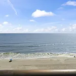 Beautiful Double Queen Suite- Spectacular Oceanfront Views! Ocean Reef 905