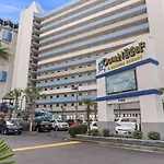Beautiful Double Queen Suite- Spectacular Oceanfront Views! Ocean Reef 905