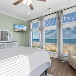 Ocean Breeze - Ocean Front, 7 Bedroom