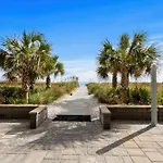 Windemere Beachfront Oasis With Hot Tub And Pool Access