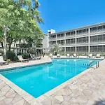 Low Off-Season Rates! Indoor Pool And Hot Tub