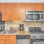 1 Bedroom Oceanview Penthouse At Sandy Beach! 1905