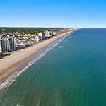 2Br 1Ba Apartment Sleeps 6 And Across From The Beach