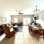 Summer\'S Den Home