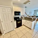 Summer\'S Den Home