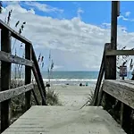 Beach House Surfside - Private Pool Great Location
