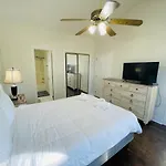 Beautiful Spacious Condo In The Center Of Mb