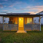 Elvi\'S Beach Bungalow
