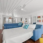 Steps To Crescent Beach 4Br2Ba Sleeps 10