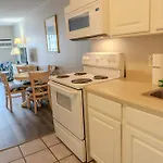 Recently Updated Oceanview King Suite! Sea Mist 50504! Sleeps 4!