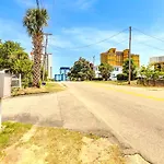 Walk 2 Beach, Boardwalk & All Broadway Attractions