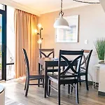 Cool Coast Ocean View Resort Studio