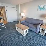 Recently Renovated, Oceanfront View, Heated Pools!