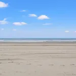 Treehouse Lodge Walk To Beach Pet-Friendly 305