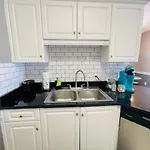 Cute Stylish And Comfy Condo In The Center Of Mb