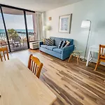 Palms Resort 2Nd Floor!