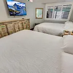 Newly Renovated Oceanfront Direct,Incredible Pools