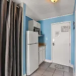Beachfront Oasis At Sea Mist Resort! King Bed! Fully Remodeled!