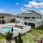 Renovated Beach House Beach Views 2 Min Walk