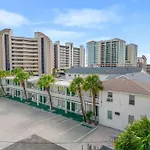 2Br 1Ba Apartment Sleeps 6 And Across From The Beach