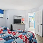 Carol Bay 403