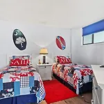 Carol Bay 403