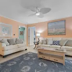 Charming Condo In Savannah Shores- No Stairs! Close To Beach!