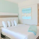 2 Bedroom Oceanfront Condo With Separate Entrances! Ocean Reef 50&509