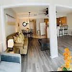 #C Beautiful Condo At The Surfside Area #C