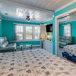 Flamingo House, Unit B