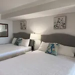 Ocean Front One Bedroom With An Amazing View 404