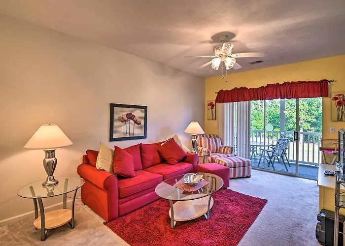 Cozy Condo With Golf Course View 4 Mi To Shore!