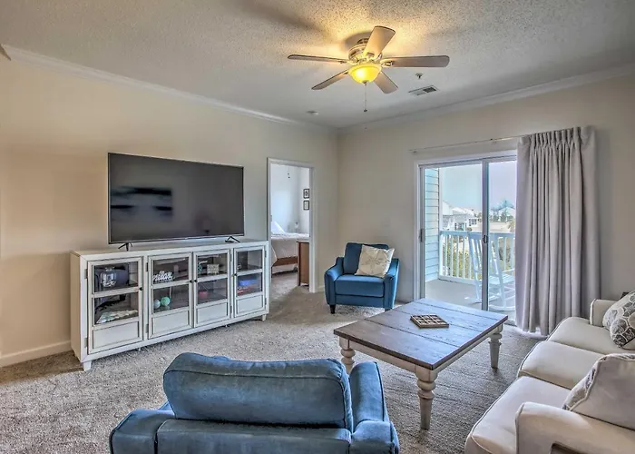 Quaint Myrtle Beach Condo 7 Mi To Shoreline!