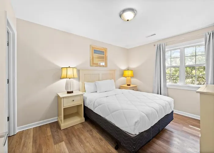 Bright Duplex 2Br Walking Distance From The Beach