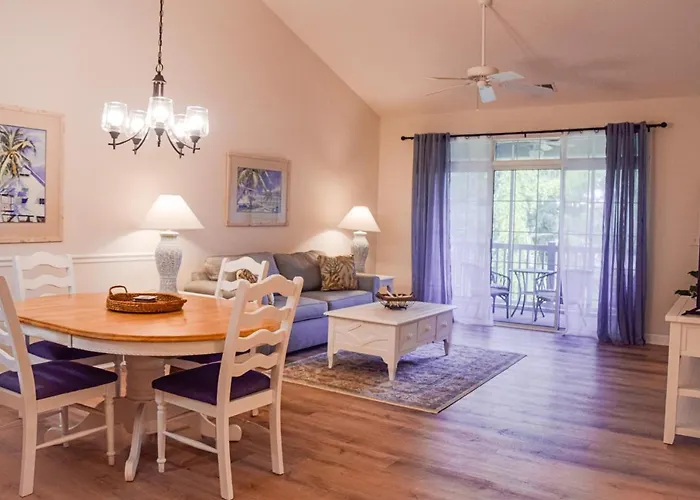 Barefoot Resort 2-Bedroom Condo With A Pool