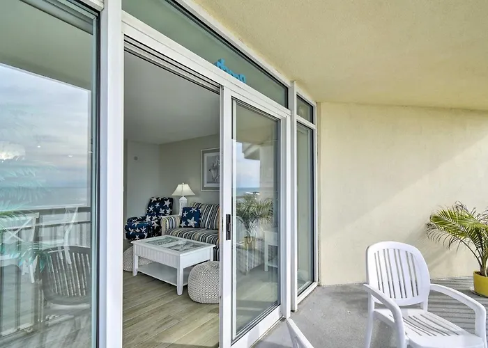 Luxury Oceanfront Condo With Resort Amenities!