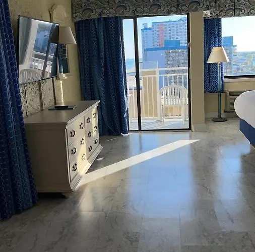 Oceanfront Romantic Oceanview Getaway With Heart Shaped Love Tub Jacuzzi In Room