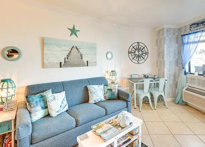 Blue Water Beachfront Condo 2 Mi To Skywheel!