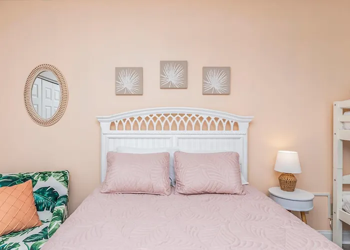 The Salty Fairway, Golf Course Condo With Resort Style Pool, 5 Miles From Beach, Fully Updated