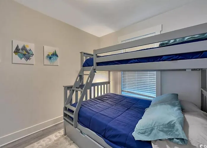 Brand New Home 3 Bed 2 And Half Bath, 4Min Walk To Beach
