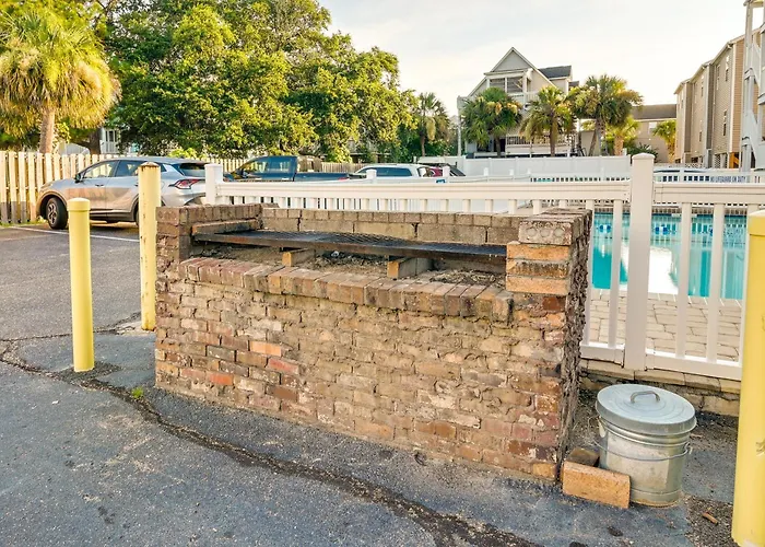 Surfside Beach Condo With Ocean Access And Balcony!