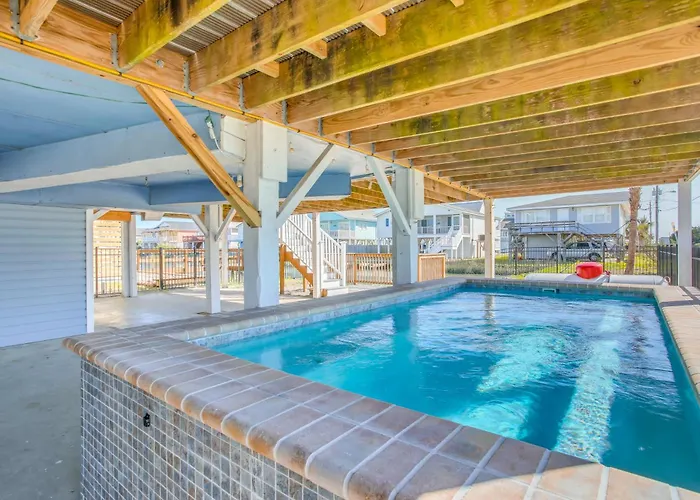 Waterfront North Myrtle Beach Home With Pool And Deck