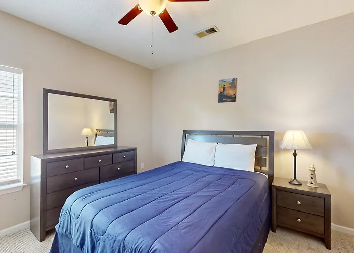 Cross Gate Unit 205
