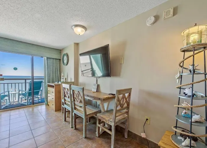 Impeccable Oceanfront Suite, Top Floor! L1543