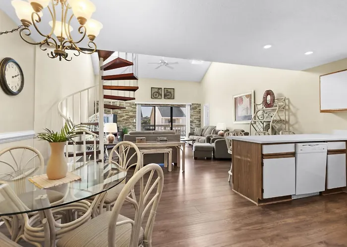 23B Golf Colony In Surfside