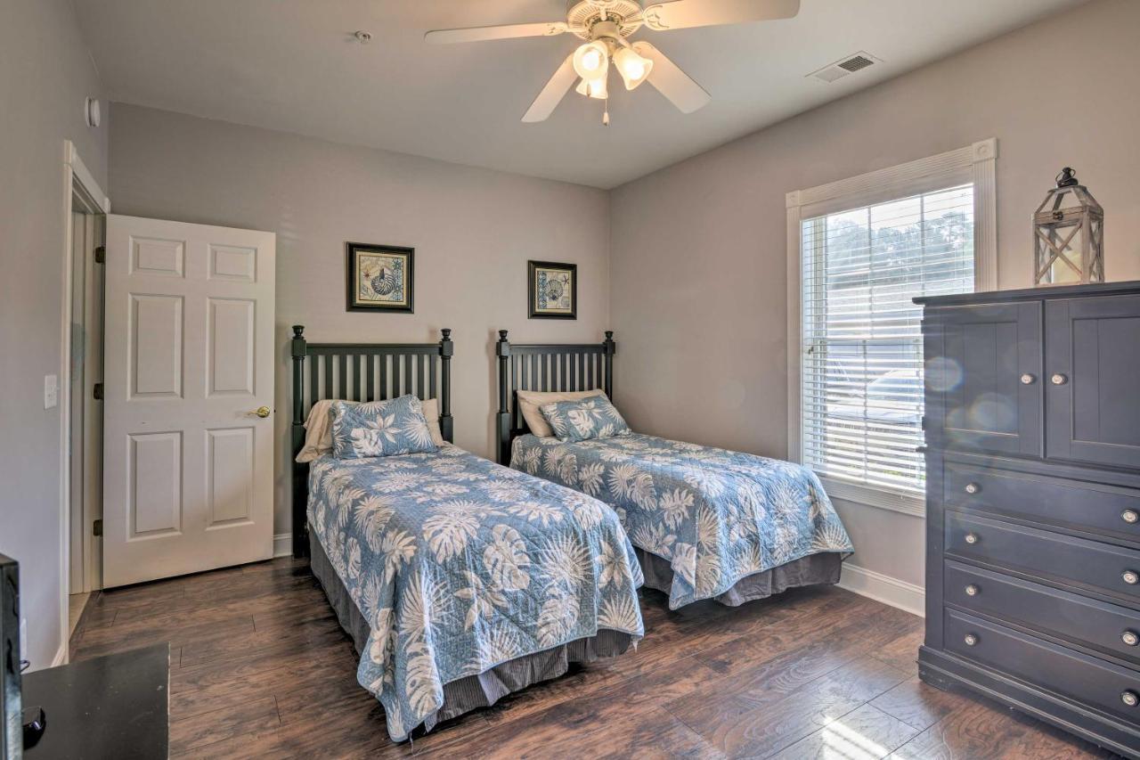 Luxe With Pool Access Golfers Paradise Apartment