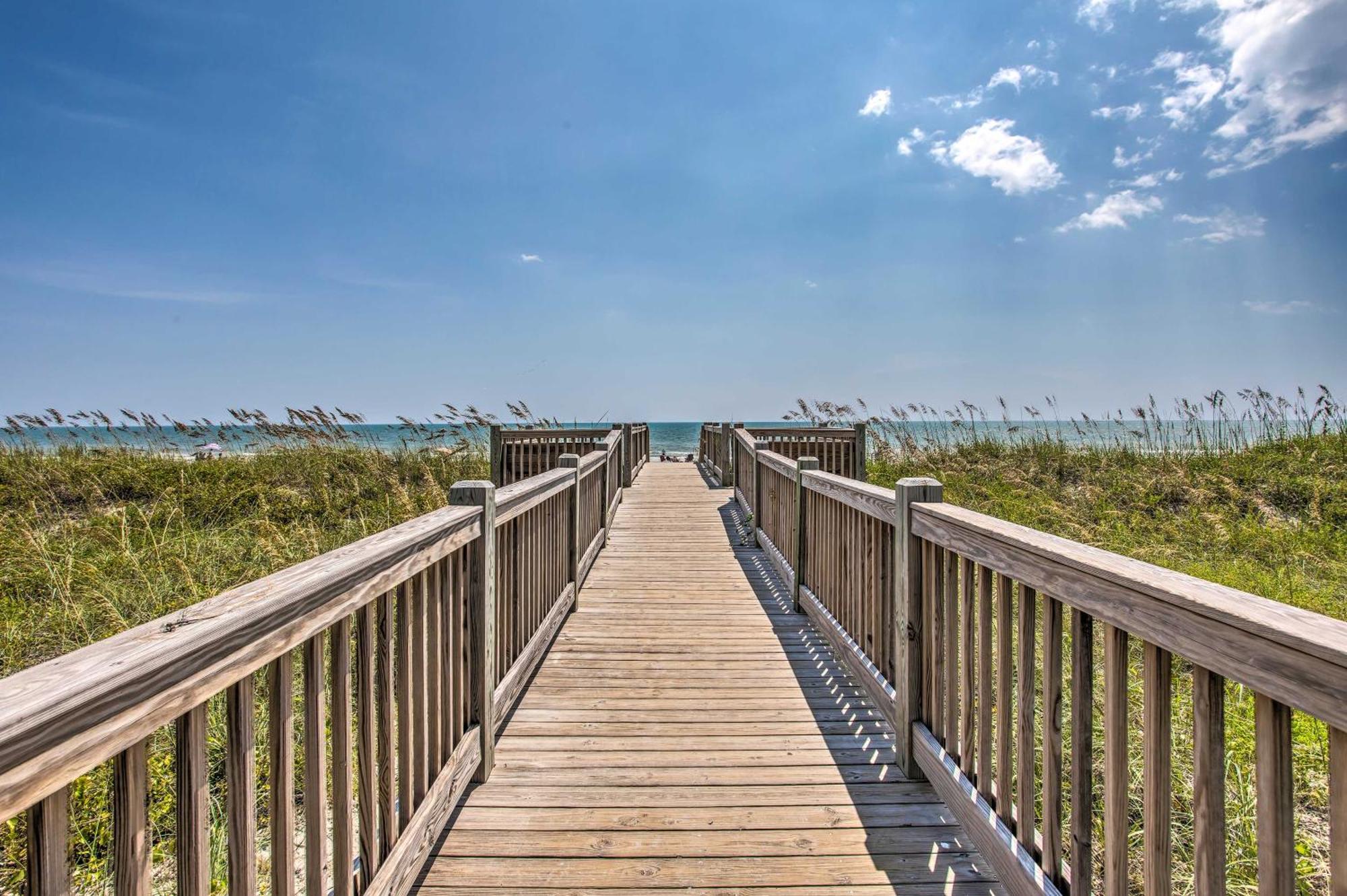 Apartment Updated Less Than 3 Miles To Broadway At The Beach!