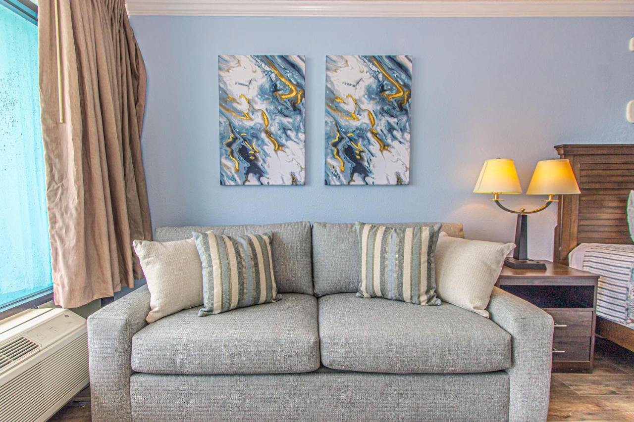 Oceanview King - Fully Updated! - Landmark 715 - Great Views! Sleeps 4 * Myrtle Beach